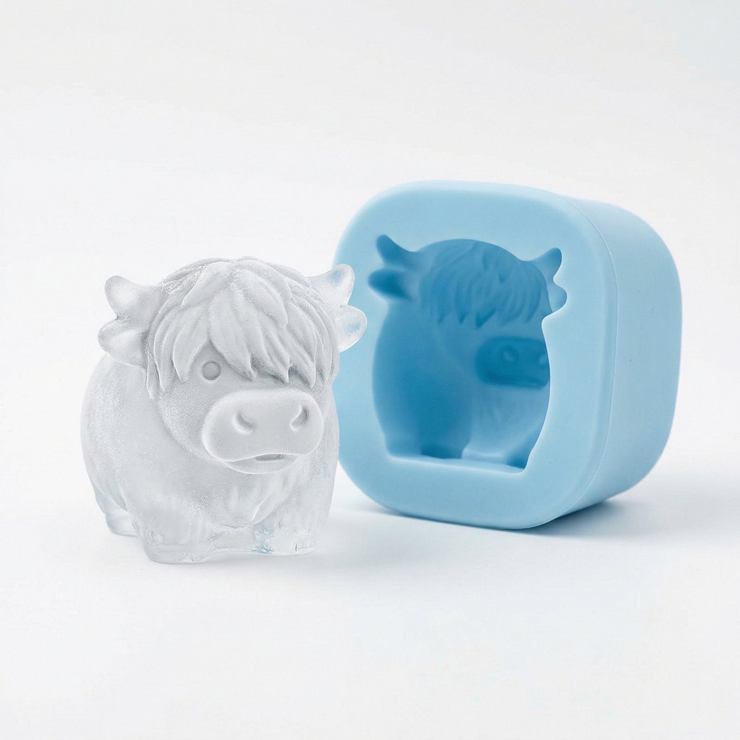 🥃Elevate Your Drink: The Intricate 3D Highland Cow Ice Mold
